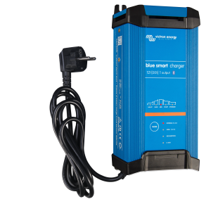 Blue Smart IP22 Charger 12/20 (1)